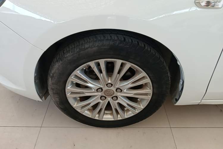 Used Buick GT 2015 15N Automatic Elite Version Left Front Wheel Hub