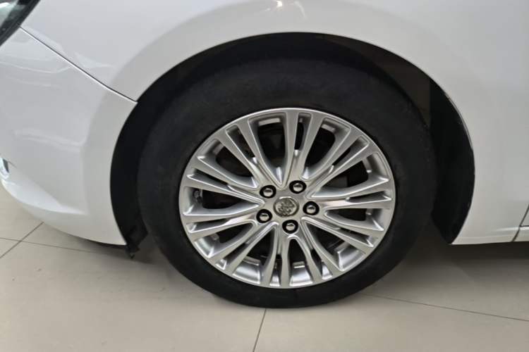 Used Buick GT 2015 18T Dual-Clutch Elite Model Left Front Wheel Hub