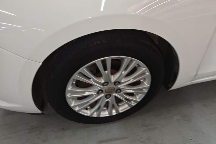 Used Buick GT 2015 15N Automatic Elite Version Left Front Wheel Hub