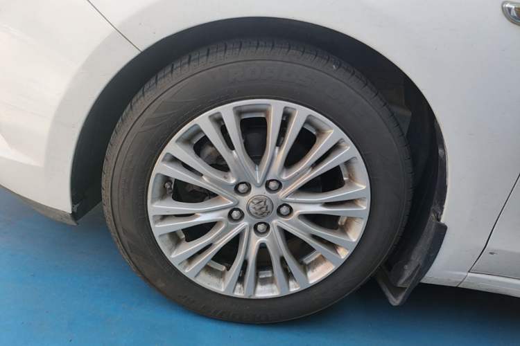 Used Buick GT 2015 18T Dual-Clutch Elite Model Left Front Wheel Hub