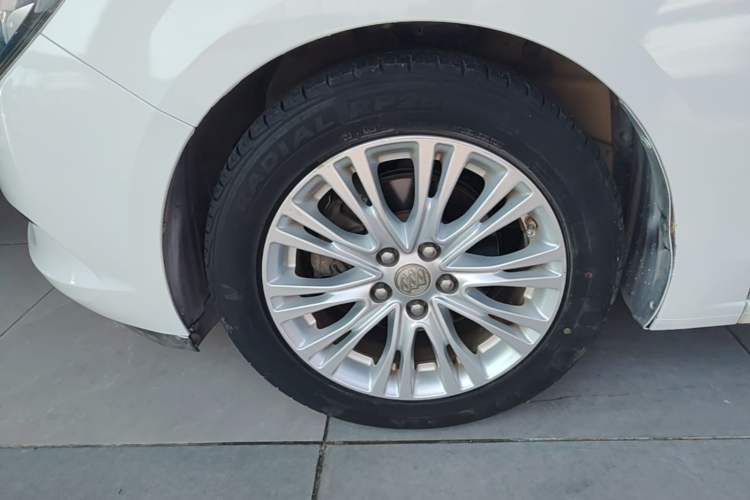 Used Buick GT 2015 15N Automatic Elite Version Left Front Wheel Hub