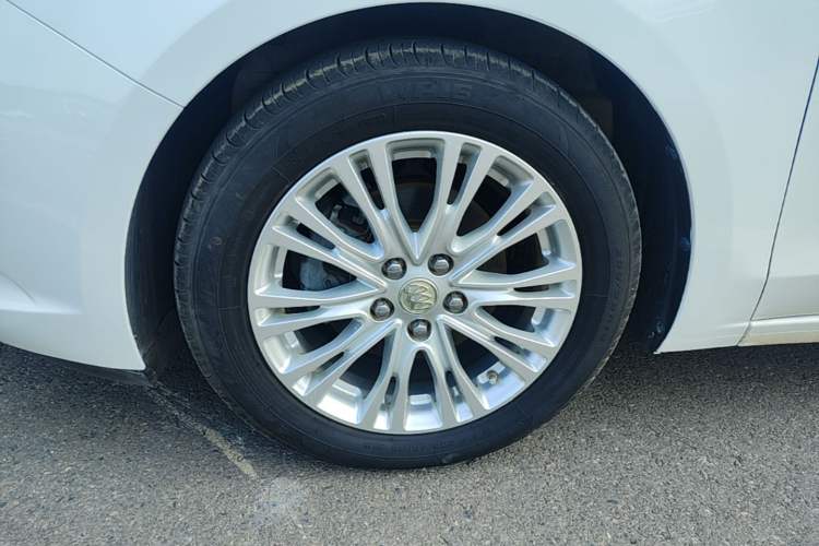 Used Buick GT 2015 18T Dual-Clutch Luxury Model Left Front Wheel Hub