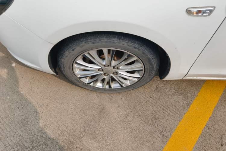 Used Buick GT 2015 15N Manual Elite Edition Left Front Wheel Hub