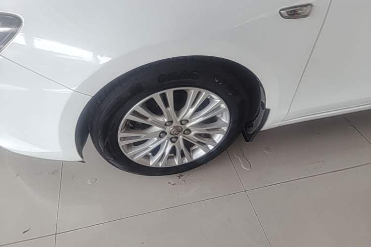 Used Buick GT 2015 15N Automatic Deluxe Edition Left Front Wheel Hub