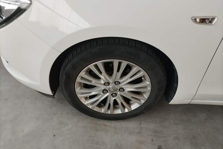 Used Buick GT 2015 15N Automatic Elite Version Left Front Wheel Hub