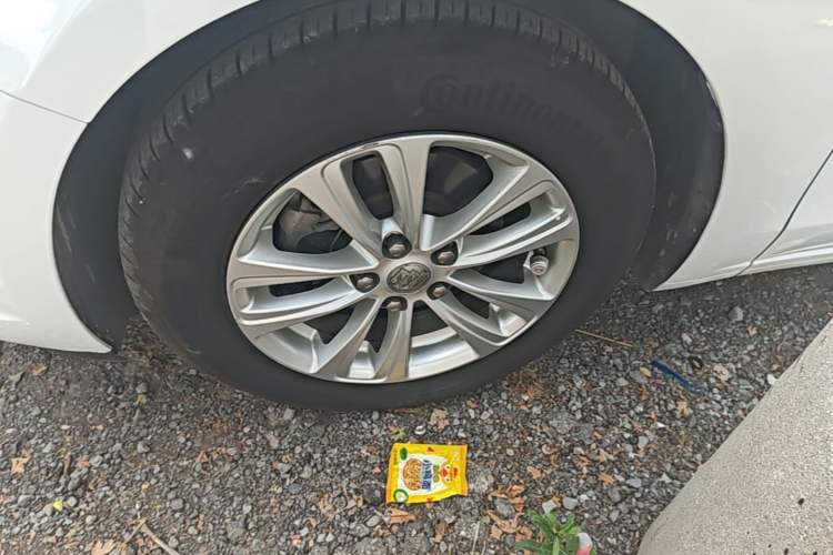 Used Buick GT 2015 15N Automatic Entry-Level Trim Left Front Wheel Hub