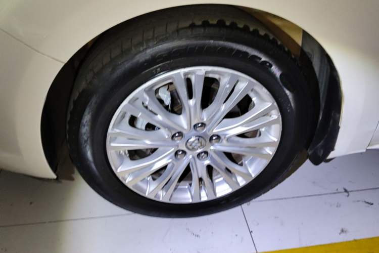 Used Buick GT 2015 15N Automatic Elite Version Left Front Wheel Hub
