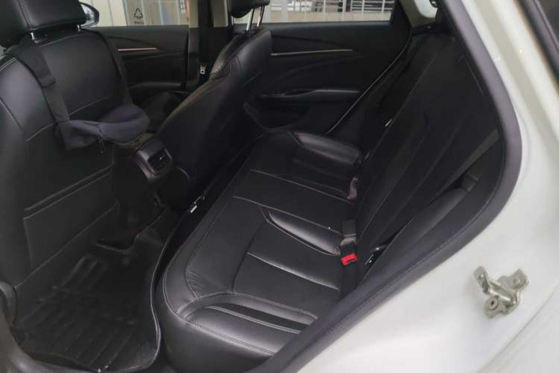 Used Buick GT 2015 18T Dual-Clutch Luxury Model Left Rear Seat