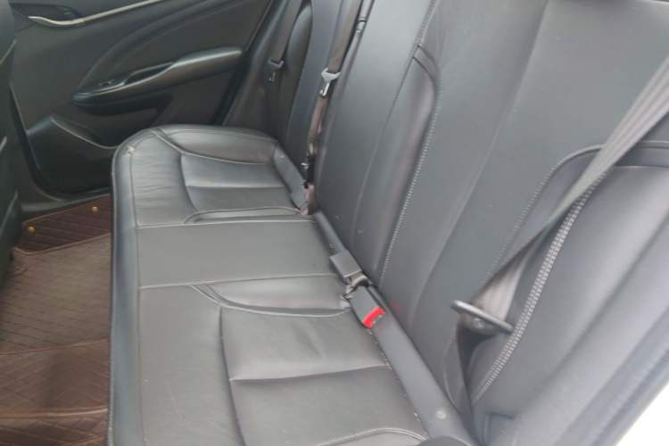 Used Buick GT 2015 18T Dual-Clutch Luxury Model Left Rear Seat