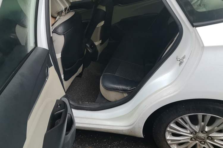 Used Buick GT 2015 15N Automatic Elite Version Left Rear Seat