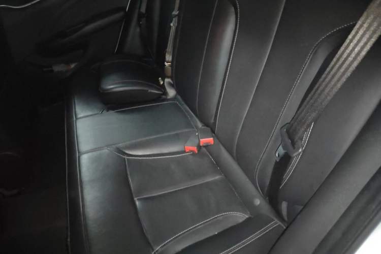 Used Buick GT 2015 18T Dual-Clutch Luxury Model Left Rear Seat