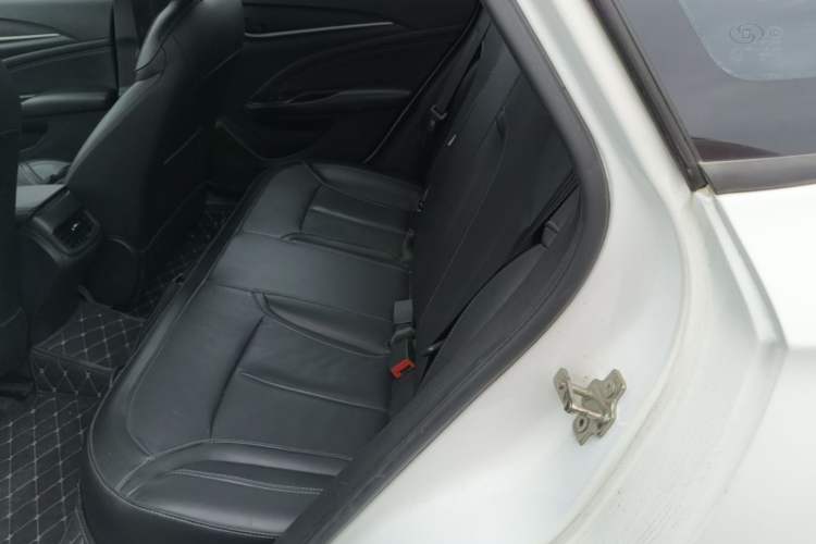 Used Buick GT 2015 18T Dual-Clutch Luxury Model Left Rear Seat