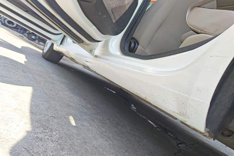 Used Buick GT 2015 15N Automatic Elite Version Left Side Sill