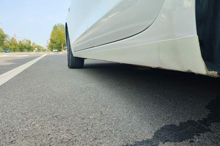 Used Buick GT 2015 18T Dual-Clutch Luxury Model Left Side Sill