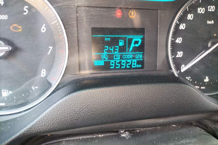 Used Buick GT 2015 15N Automatic Entry-Level Trim Odometer Close Up