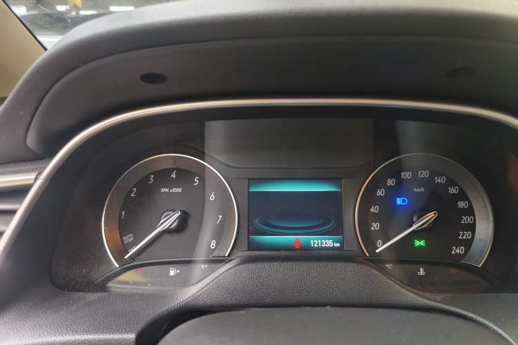 Used Buick GT 2015 15N Automatic Elite Version Odometer Close Up