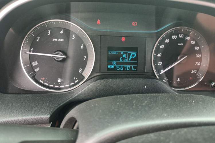 Used Buick GT 2015 15N Automatic Entry-Level Trim Odometer Close Up