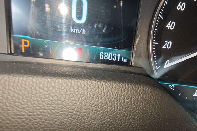 Used Buick GT 2015 15N Automatic Deluxe Edition Odometer Close Up