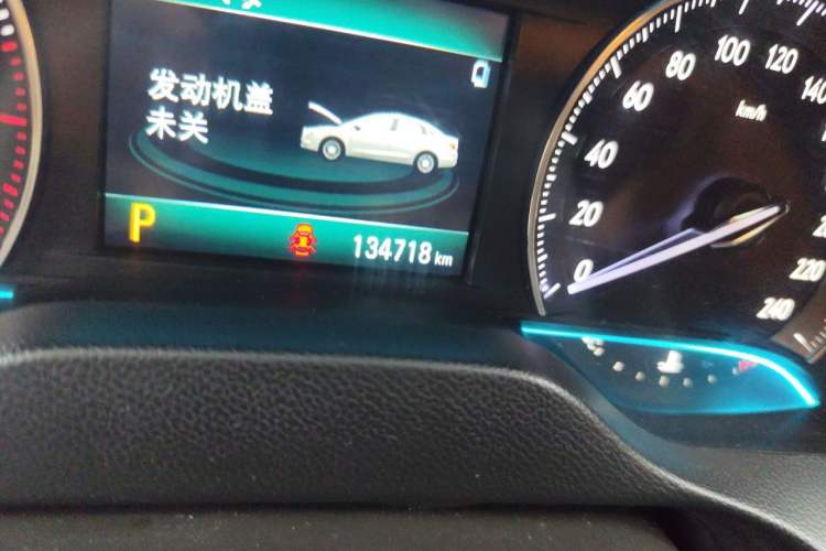 Used Buick GT 2015 15N Automatic Elite Version Odometer Close Up