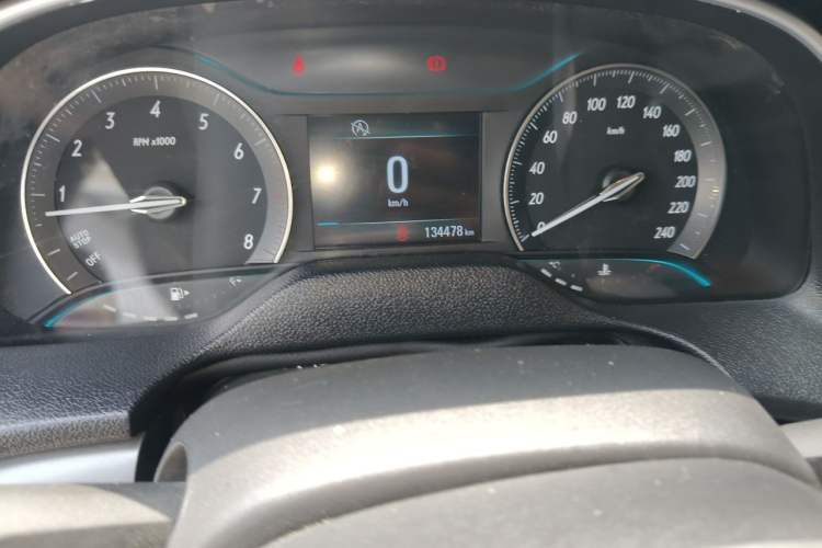 Used Buick GT 2015 15N Manual Elite Edition Odometer Close Up