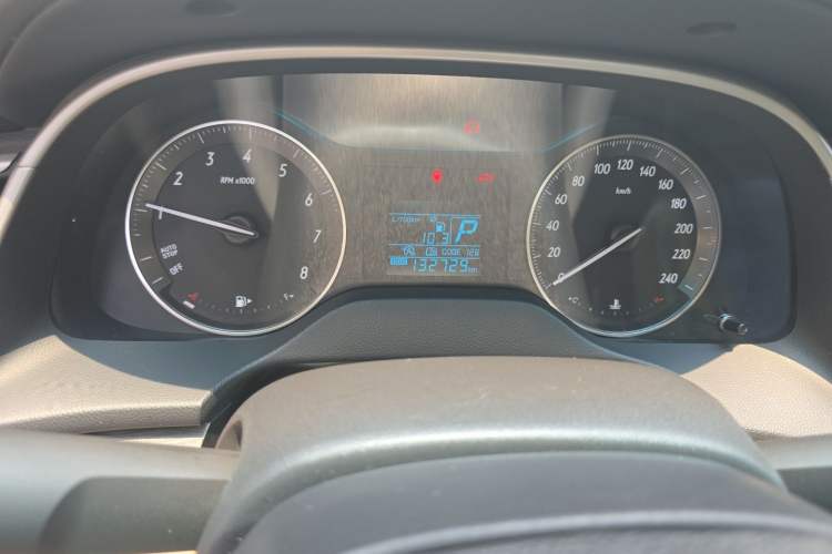 Used Buick GT 2015 15N Automatic Entry-Level Trim Odometer Close Up