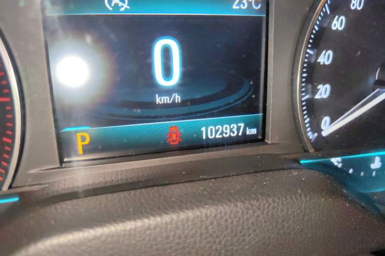 Used Buick GT 2015 15N Automatic Deluxe Edition Odometer Close Up