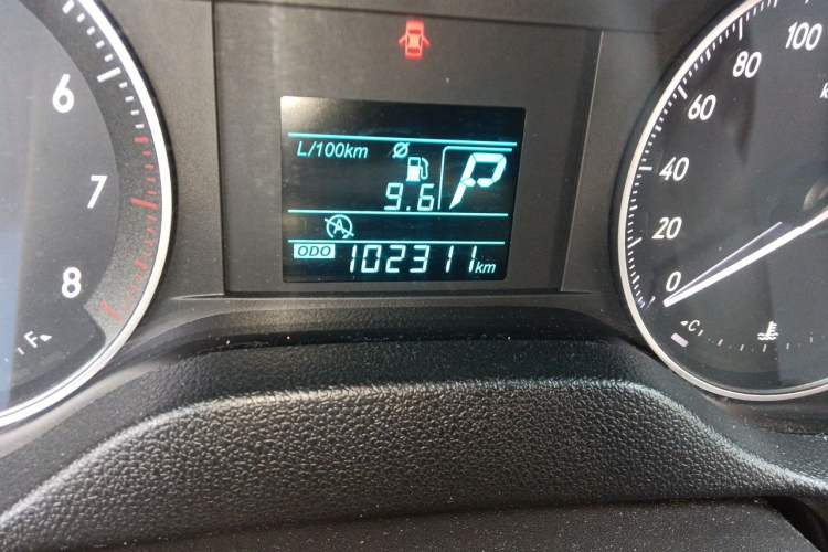 Used Buick GT 2015 15N Automatic Entry-Level Trim Odometer Close Up