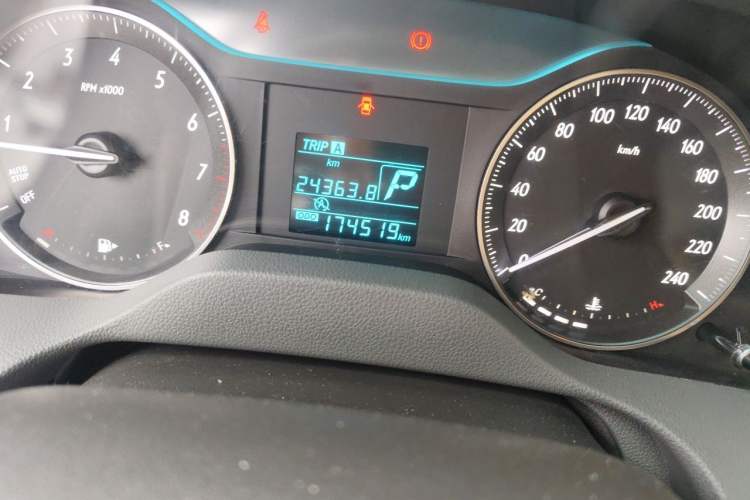 Used Buick GT 2015 15N Automatic Entry-Level Trim Odometer Close Up