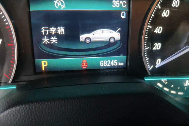 Used Buick GT 2015 15N Automatic Deluxe Edition Odometer Close Up