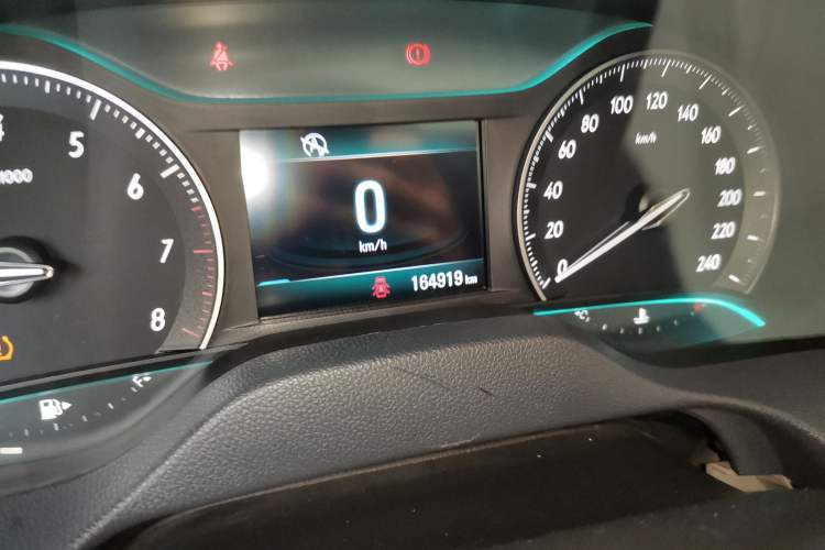 Used Buick GT 2015 15N Manual Elite Edition Odometer Close Up