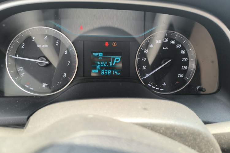 Used Buick GT 2015 15N Automatic Entry-Level Trim Odometer Close Up