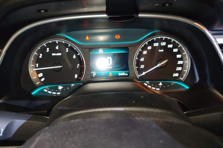Used Buick GT 2015 15N Automatic Elite Version Odometer Close Up