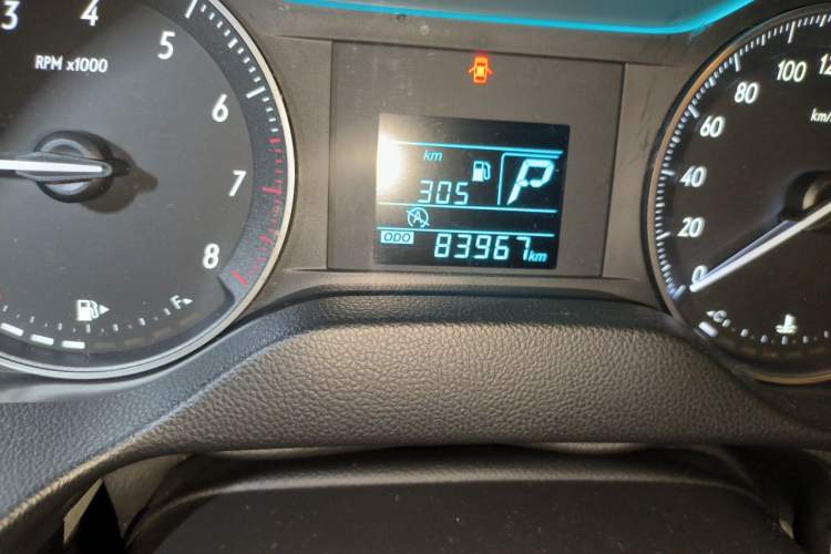 Used Buick GT 2015 15N Automatic Entry-Level Trim Odometer Close Up