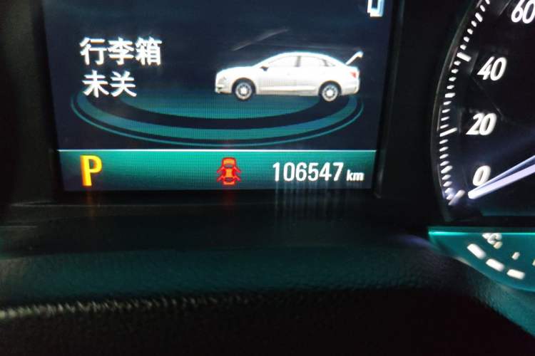 Used Buick GT 2015 18T Dual-Clutch Elite Model Odometer Close Up