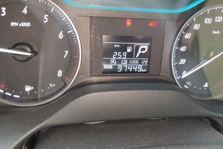 Used Buick GT 2015 15N Automatic Entry-Level Trim Odometer Close Up