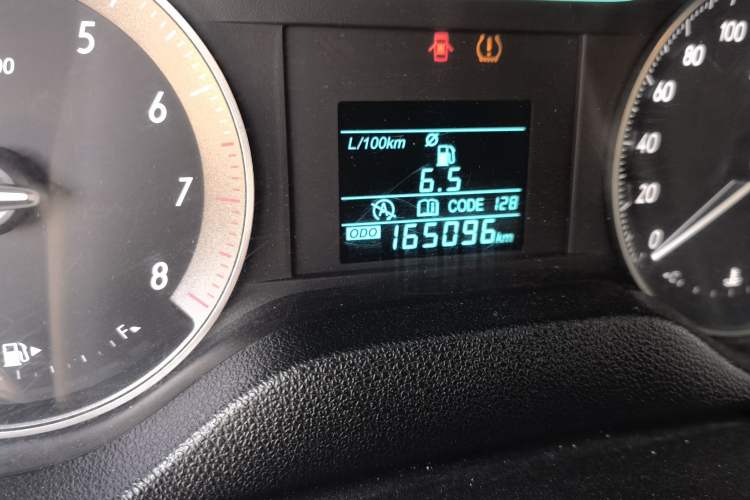 Used Buick GT 2015 15N Manual Entry-Level Trim Odometer Close Up
