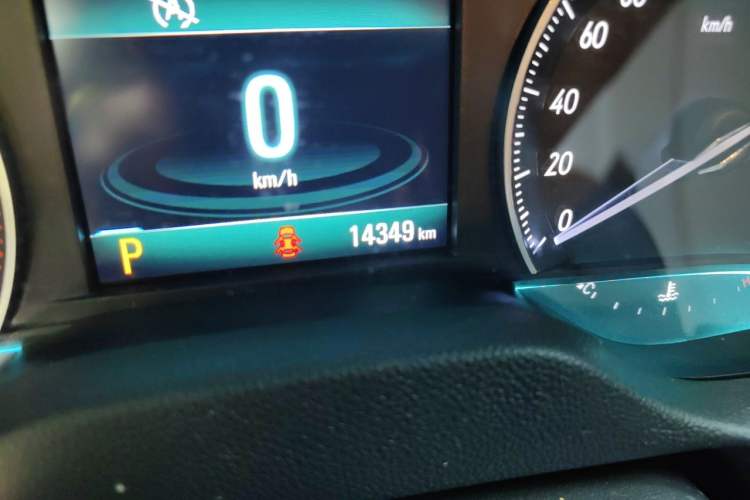 Used Buick GT 2015 15N Automatic Elite Version Odometer Close Up