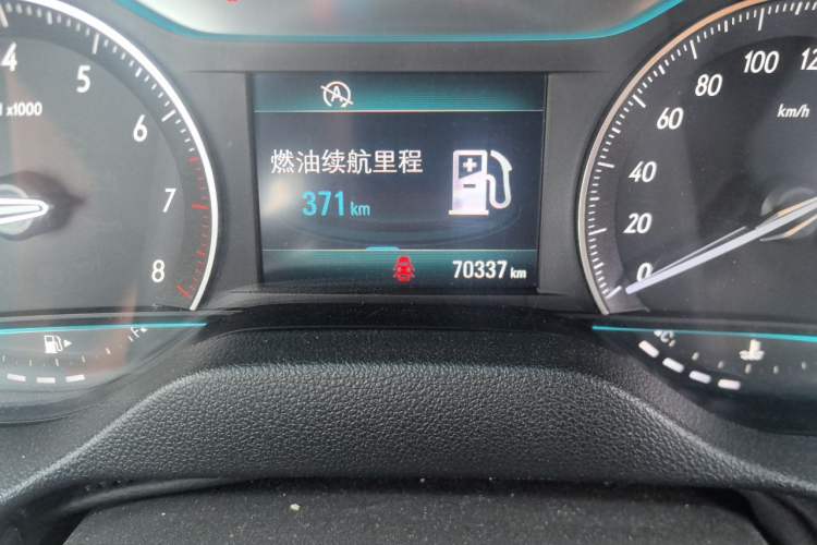 Used Buick GT 2015 15N Manual Elite Edition Odometer Close Up
