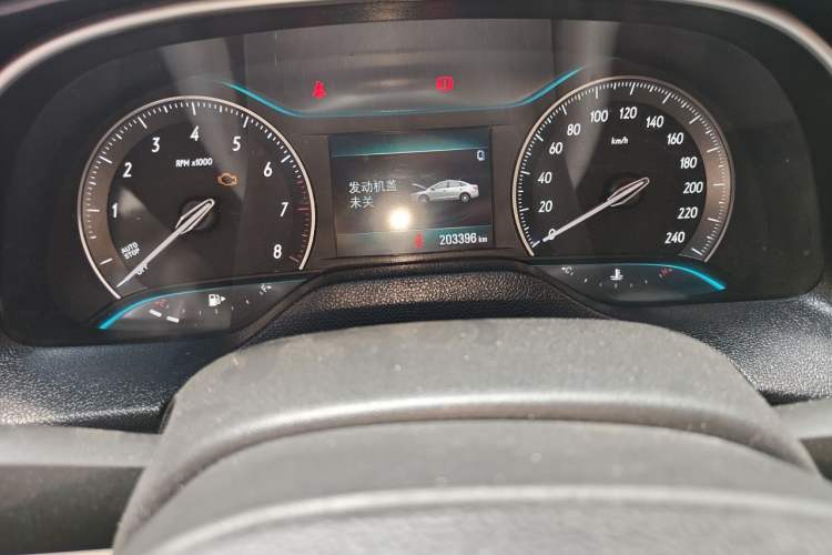 Used Buick GT 2015 15N Manual Luxury Version Odometer Close Up