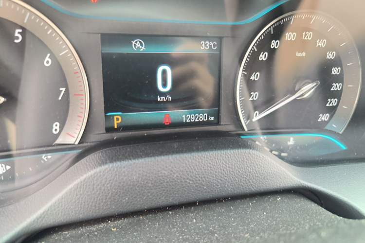 Used Buick GT 2015 15N Automatic Deluxe Edition Odometer Close Up