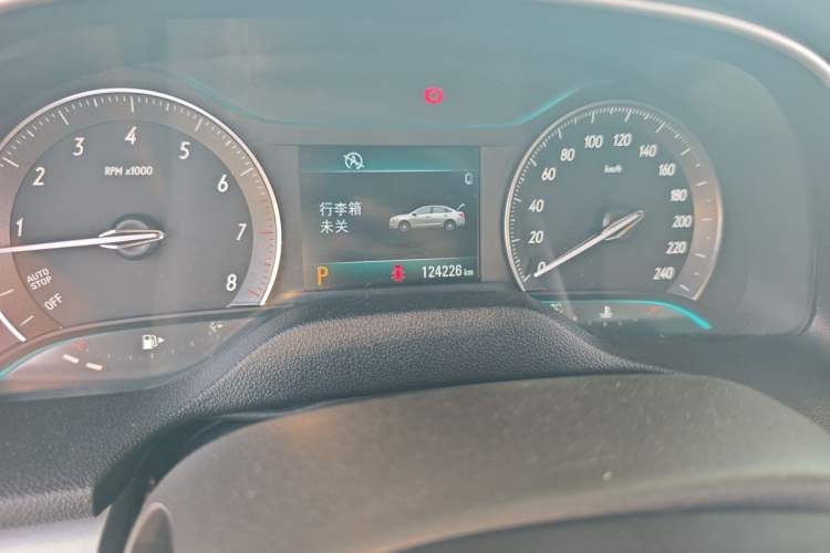 Used Buick GT 2015 18T Dual-Clutch Elite Model Odometer Close Up