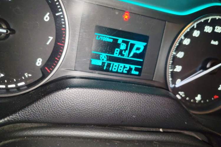Used Buick GT 2015 15N Automatic Entry-Level Trim Odometer Close Up