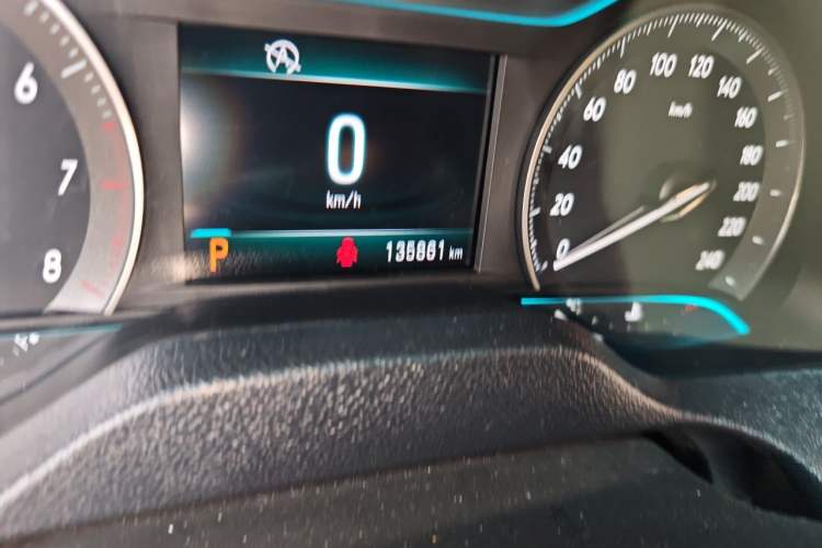 Used Buick GT 2015 15N Automatic Elite Version Odometer Close Up
