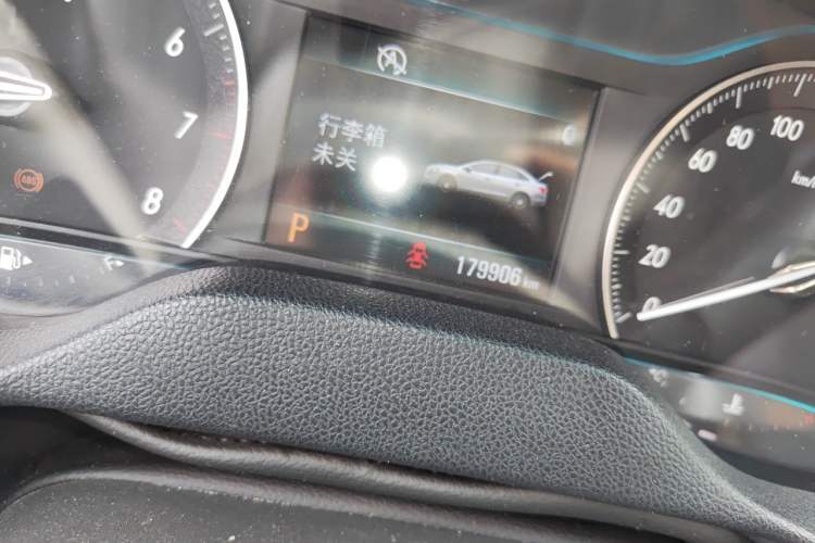 Used Buick GT 2015 15N Automatic Elite Version Odometer Close Up
