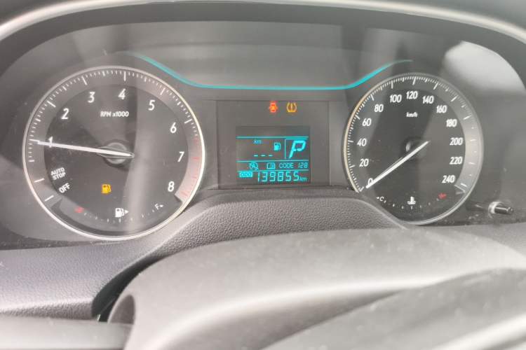 Used Buick GT 2015 15N Automatic Entry-Level Trim Odometer Close Up