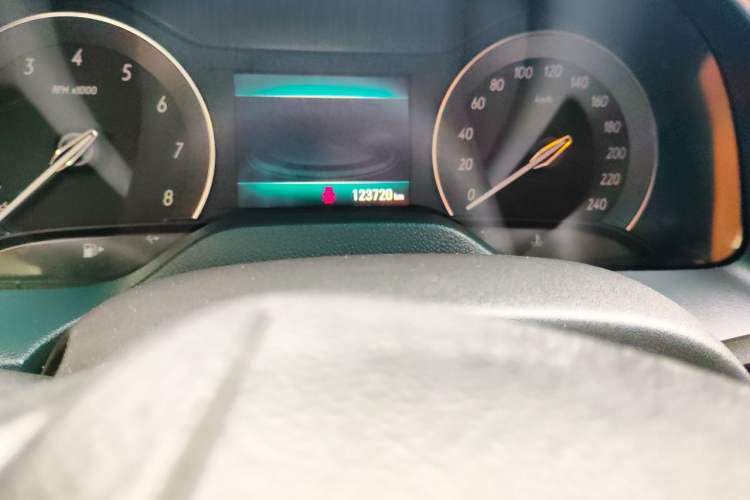 Used Buick GT 2015 15N Automatic Deluxe Edition Odometer Close Up