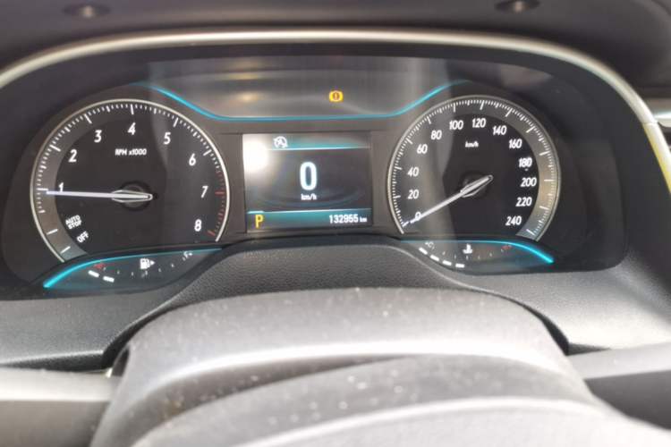 Used Buick GT 2015 15N Automatic Elite Version Odometer Close Up