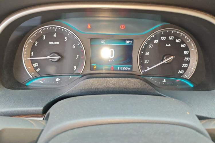 Used Buick GT 2015 15N Automatic Deluxe Edition Odometer Close Up