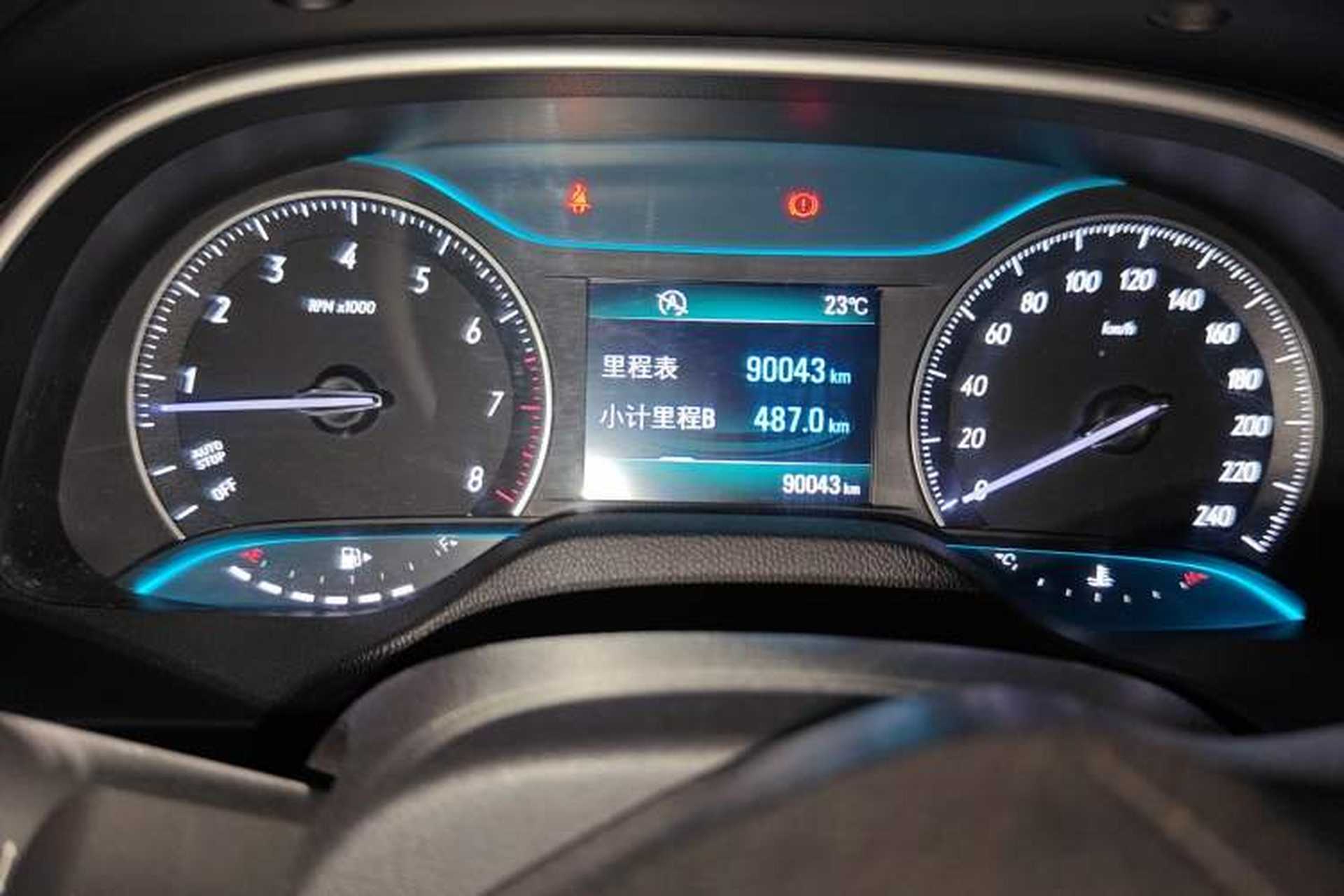 Used Buick GT 2015 15N Manual Luxury Version Odometer Close Up