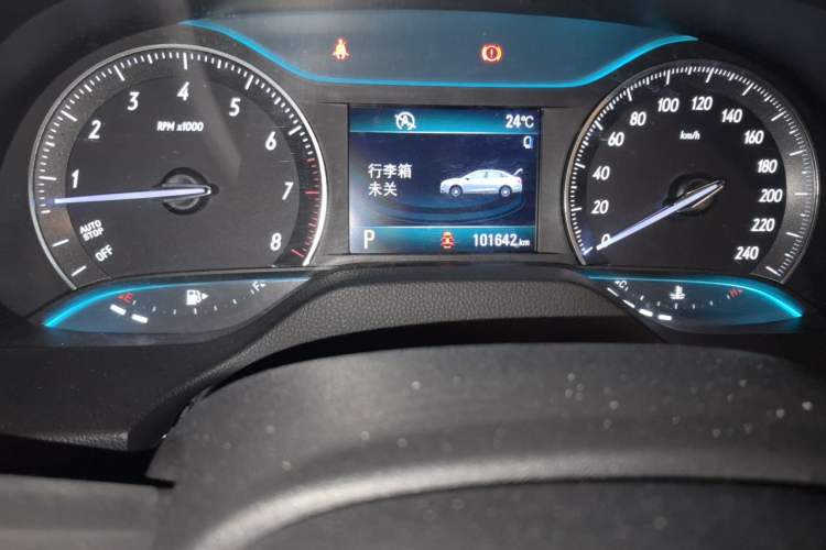 Used Buick GT 2015 15N Automatic Deluxe Edition Odometer Close Up
